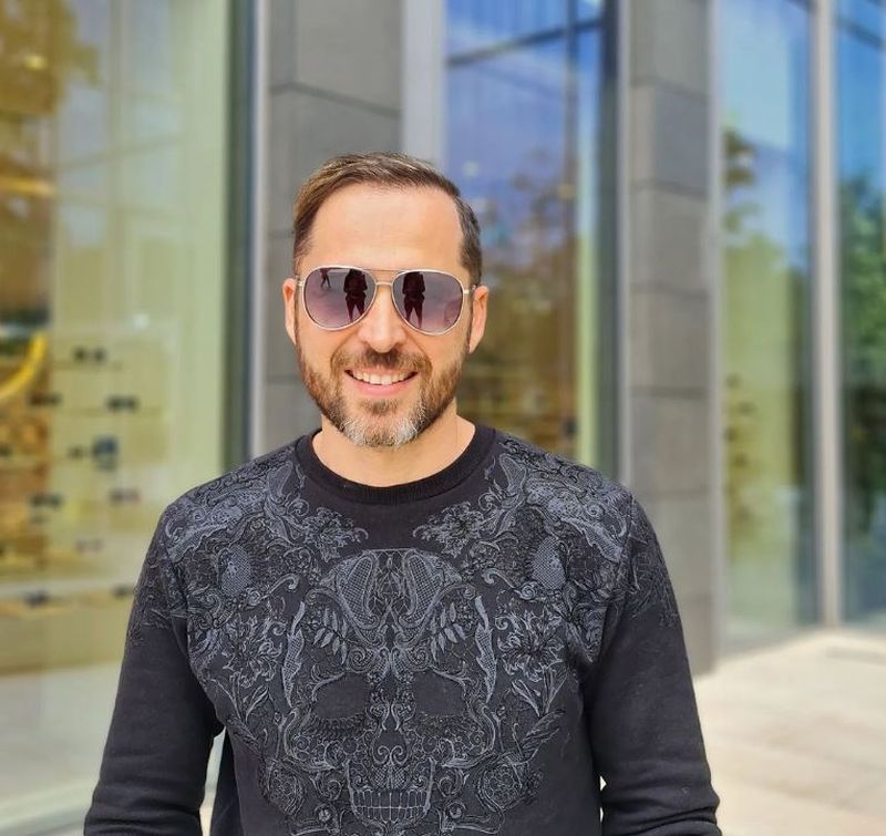 Dinu Maxer, pregătit să ajungă în fața altarului