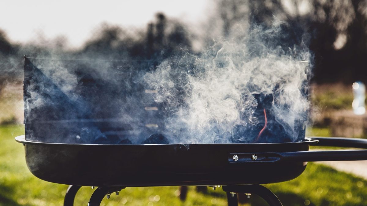 1 Mai 2023: Ziua Internațională a Muncii. De ce măn&acirc;ncă rom&acirc;nii mici &icirc;n această zi?