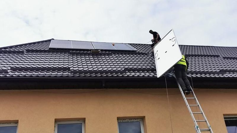 Campania Radio Impuls&rdquo; Facem Școala Bine&rdquo; și susținută de parapet.ro a ajuns la final. Ce școală a c&acirc;știgat panourile fotovoltaice de ultimă generație?