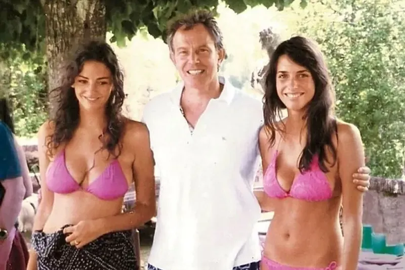 Rose Hanbury, in bikini alaturi de Tony Blair