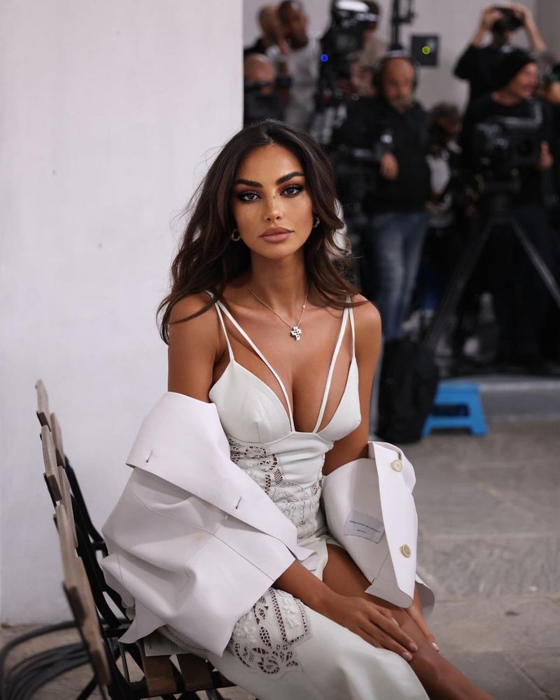 Mădălina Ghenea are un nou iubit? Iată cine este celebrul milionar cu care s-a afișat frumoasa româncă