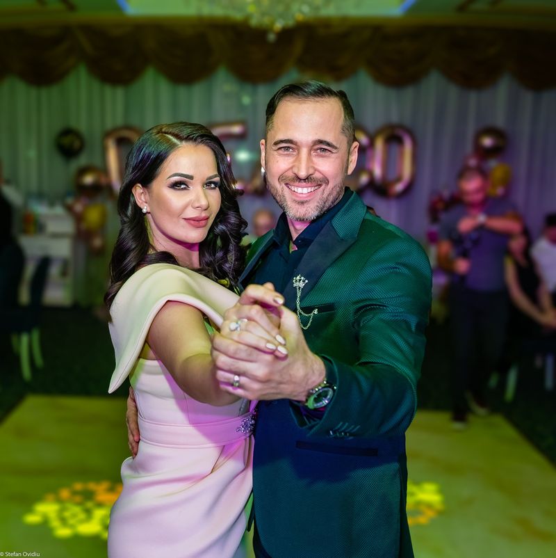 Dinu Maxer, un bărbat fără noroc în dragoste? La scurt timp de la confirmarea relației, artistul s-ar fi despărțit de noua iubită