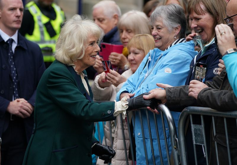 Bijuteriile controversate pe care le va purta Camilla Parker la încoronarea regelui Charles al III-lea