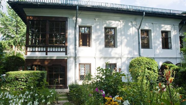 Cele mai ciudate locuri pe care le poți vizita în București