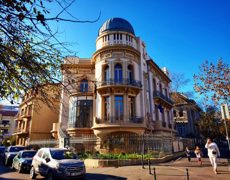 Cele mai ciudate locuri pe care le poți vizita în București