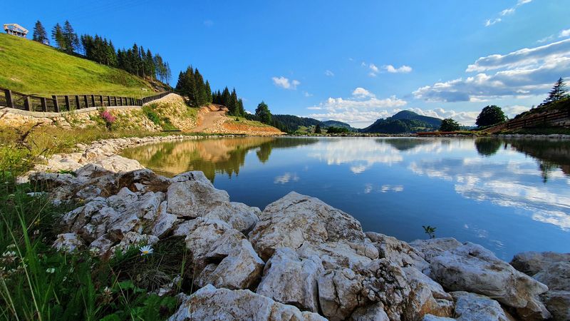 Locuri impresionante din Rom&acirc;nia pe care le poți vizita &icirc;n mini-vacanța de 1 iunie - Rusalii 2023