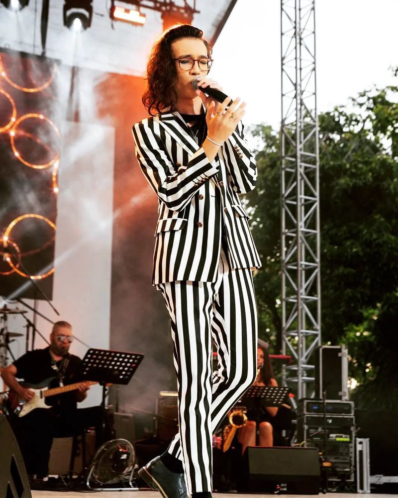 „A făcut tot ce a depins de el”. Mama lui Theodor Andrei a reacționat după ce fiul ei a fost aspru criticat pentru prestația de la Eurovision