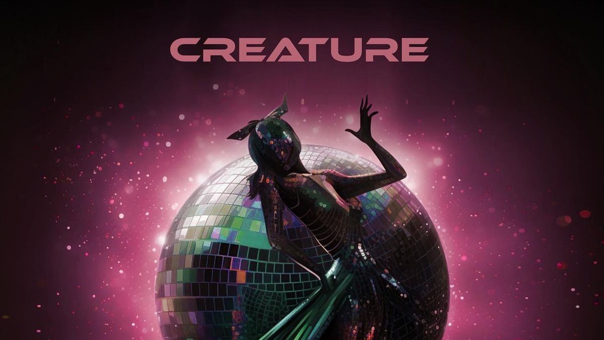 Olivia Addams a lansat "Creature"