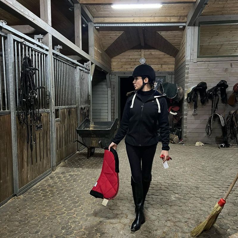 Accident grav pentru Elena Băsescu! Fiica fostului șef de stat a ajuns de urgență la spital, în urma unei căzături de pe cal