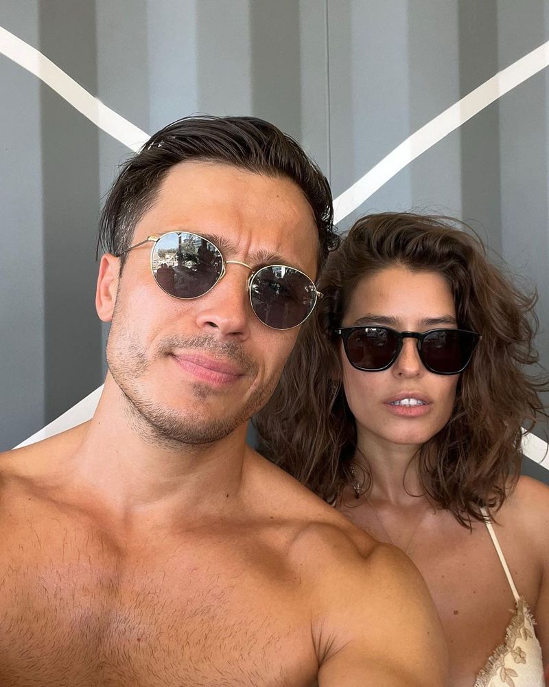 Alice Peneacă nu se grăbește să facă nuntă cu Dragoș Caliminte. „Nu e  o chestie care schimbă ceva!”. Vedeta va deveni în curând mamă pentru prima oară