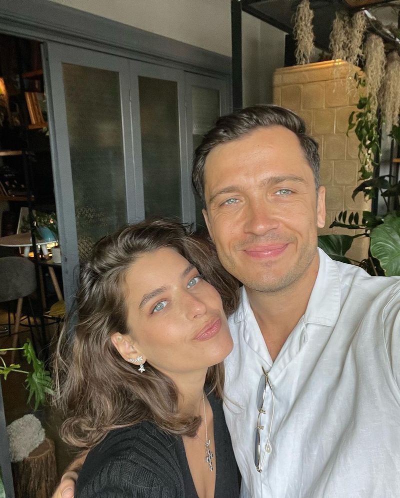 Alice Peneacă nu se grăbește să facă nuntă cu Dragoș Caliminte. „Nu e  o chestie care schimbă ceva!”. Vedeta va deveni în curând mamă pentru prima oară