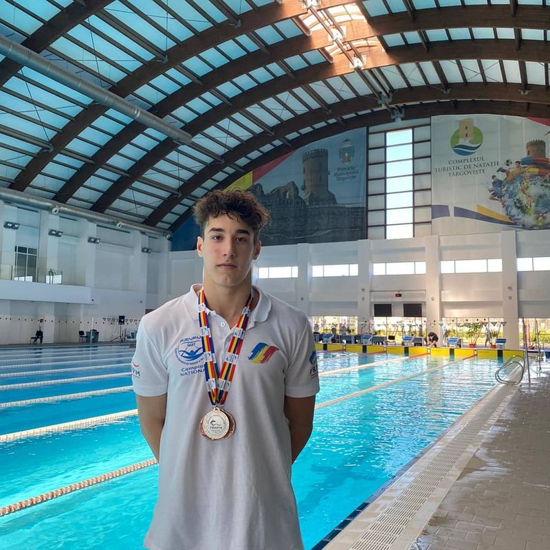 Dragoș Ghile, campion național la natație