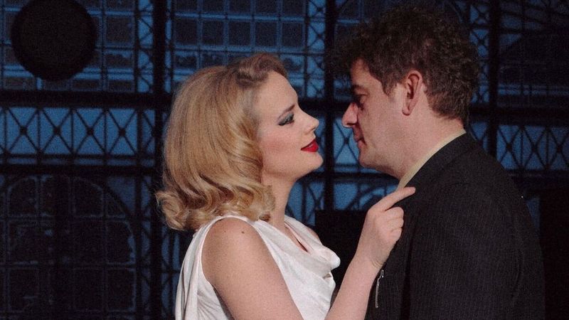 Vlad Zamfirescu s-a căsătorit cu o colegă de scenă, cu 17 ani mai t&acirc;nără. Iată cine este soția actorului