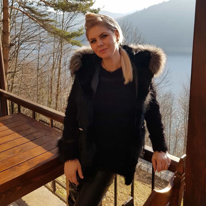 Adina de la Heaven e de acord ca soțul ei, Glance, să mai aibă trei neveste