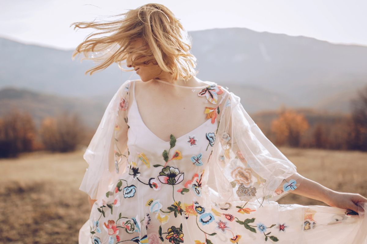 Cum îți alegi rochiile în funcție de codul vestimentar și de eveniment?