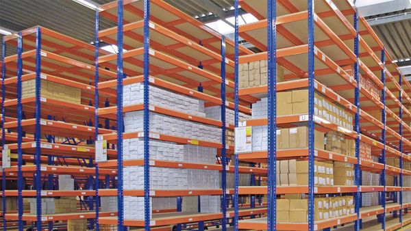 Rafturi metalice de calitate pentru o amenajare eficientă a depozitului