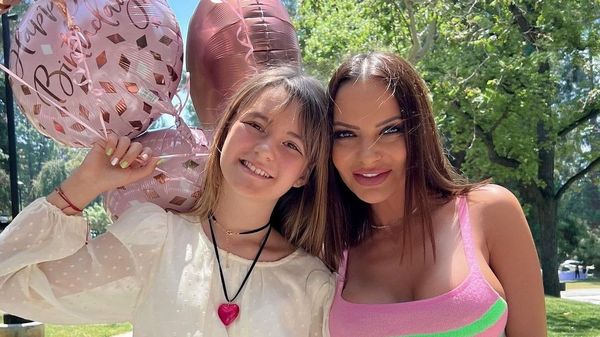 Andreea Antonescu i-a făcut o surpriză extrem de frumoasă Siennei, fiica sa cea mare: "Am venit &icirc;ntr-un suflet &icirc;n America pentru a fi l&acirc;ngă ea de ziua ei"