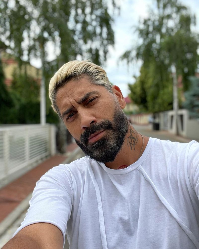 Connect-R vrea să renunțe la muzică