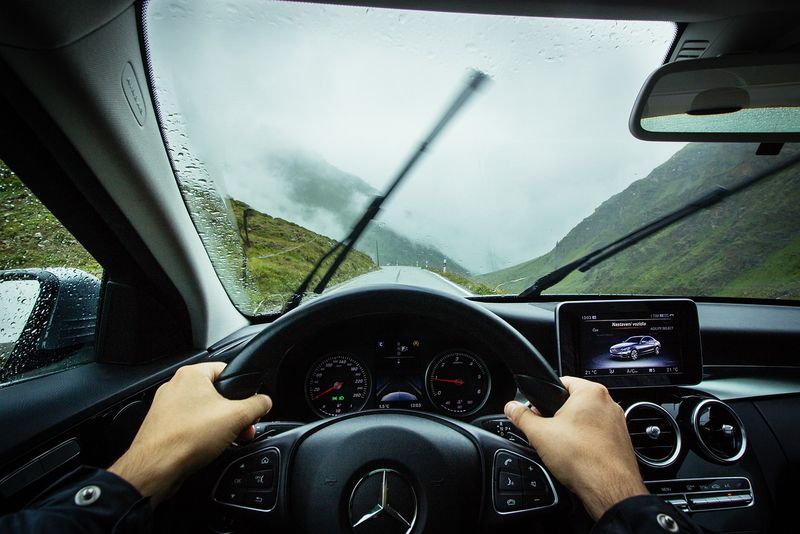 Reguli noi pentru șoferii din România! Înmatricularea și radierea autovehiculelor s-ar putea face online