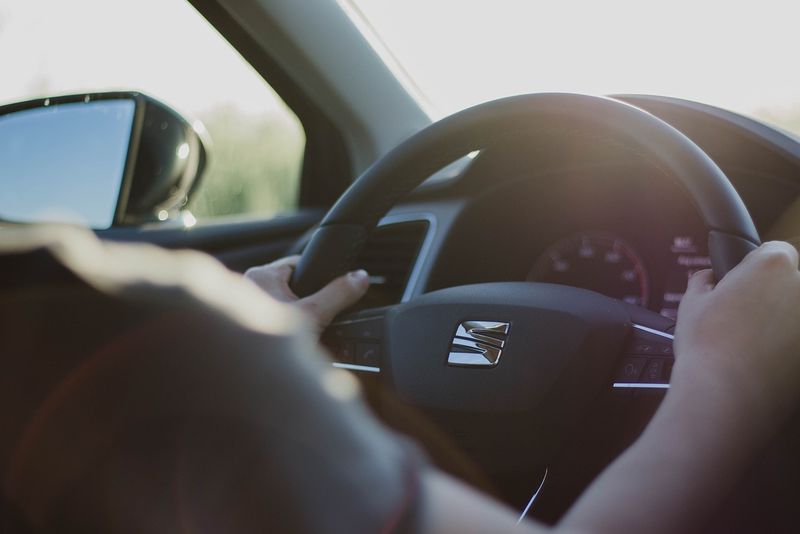 Reguli noi pentru șoferii din România! Înmatricularea și radierea autovehiculelor s-ar putea face online