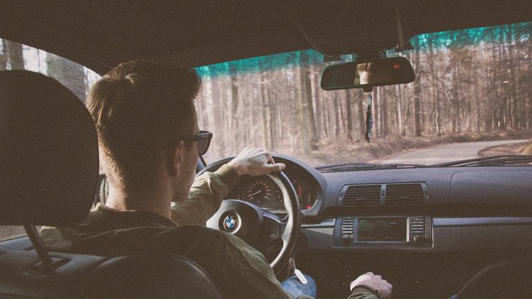Reguli noi pentru &#537;oferii din Rom&acirc;nia! &Icirc;nmatricularea &#537;i radierea autovehiculelor s-ar putea face online