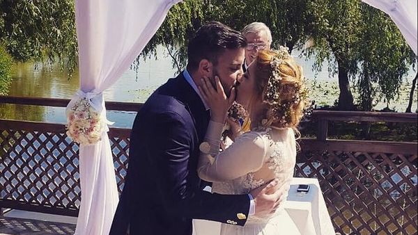 Adda și Cătălin Rizea, 7 ani de când au devenit soț și soție. Artista a publicat dialogul care a avut loc între ei, cu ocazia acestui moment special: "Aseară la 00:00 l-am sunat"