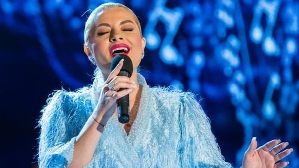 "Am plecat cu inima cât un purice". Ianna Novac, despre sacrificiul uriaș făcut pentru carieră! Artista a fost nevoită să plece și să-și lase fetița grav bonlavă acasă