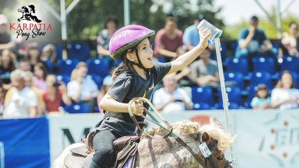 Karpatia Pony Show 2023 - Cinci zile de competiţii ecvestre, jocuri şi distracţie pentru &icirc;ntreaga familie pe Domeniul Cantacuzino din Floreşti