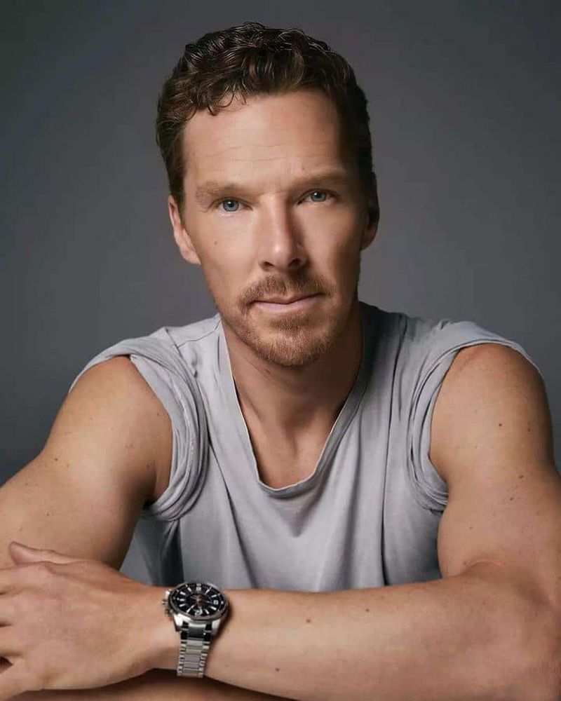 „Știu că te-ai mutat aici, sper că vei arde”. Un bărbat a intrat pe proprietatea lui Benedict Cumberbatch și i-a amenințat familia