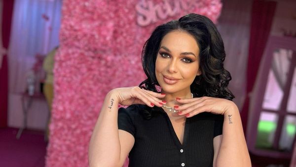 Cum le răspunde Deea Maxer celor care &icirc;i dau sfaturi: "&Icirc;n baza a ce anume vine nevoia asta de a oferi sfaturi? Nici sfătoșii nu-s ușă de biserică".  Bruneta nu s-a mai putut abține și a dat cărțile pe față