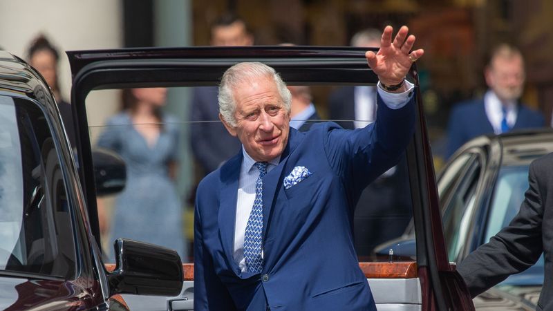 Regele Charles vine &icirc;n Rom&acirc;nia pentru cinci zile şi va rata &icirc;nt&acirc;lnirea cu fiul său Harry