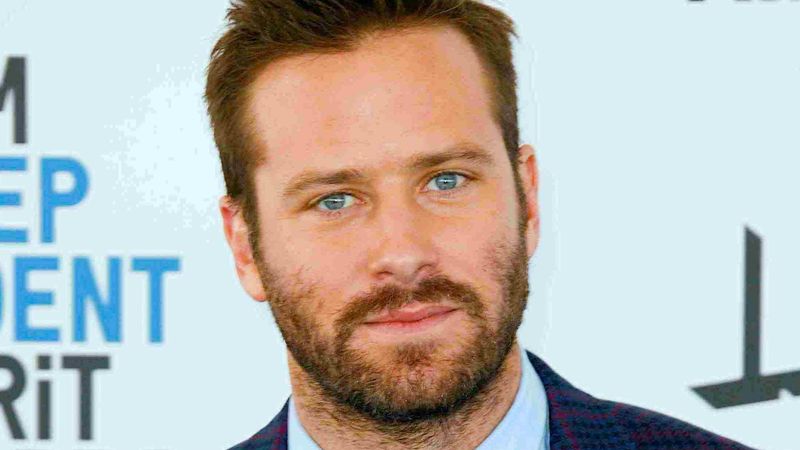 Armie Hammer a scăpat de ancheta procurorilor. Actorul și-a distrus cariera după ce o t&acirc;nără l-a acuzat de agresiune