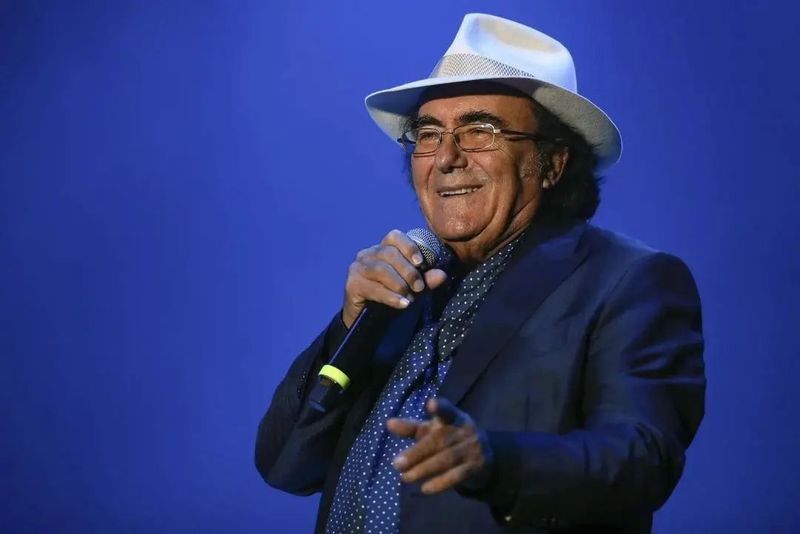 Al Bano, umilit în avion