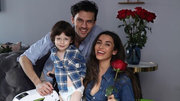 „Îmi vine să mă târăsc ca un șobolan. Nu mă recunosc”. Lili Sandu, în depresie după ce a devenit mamă! Vedeta și-a înecat amarul în alcool