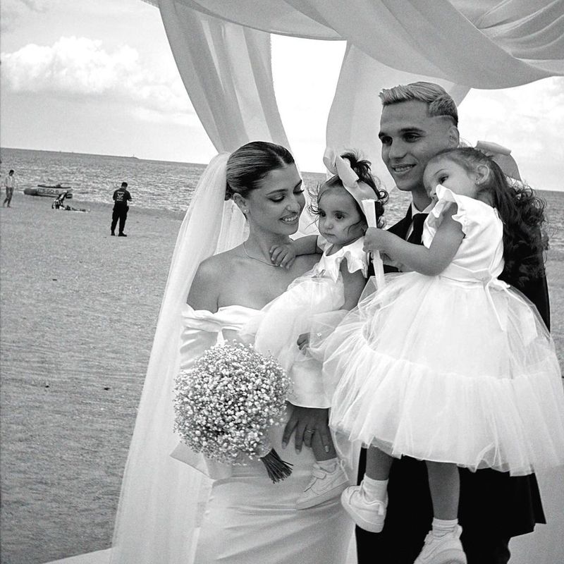Irina Deaconescu și Cristi Manea s-au căsătorit religios la malul mării! Cum au arătat cei doi și fetițele lor la marele eveniment?