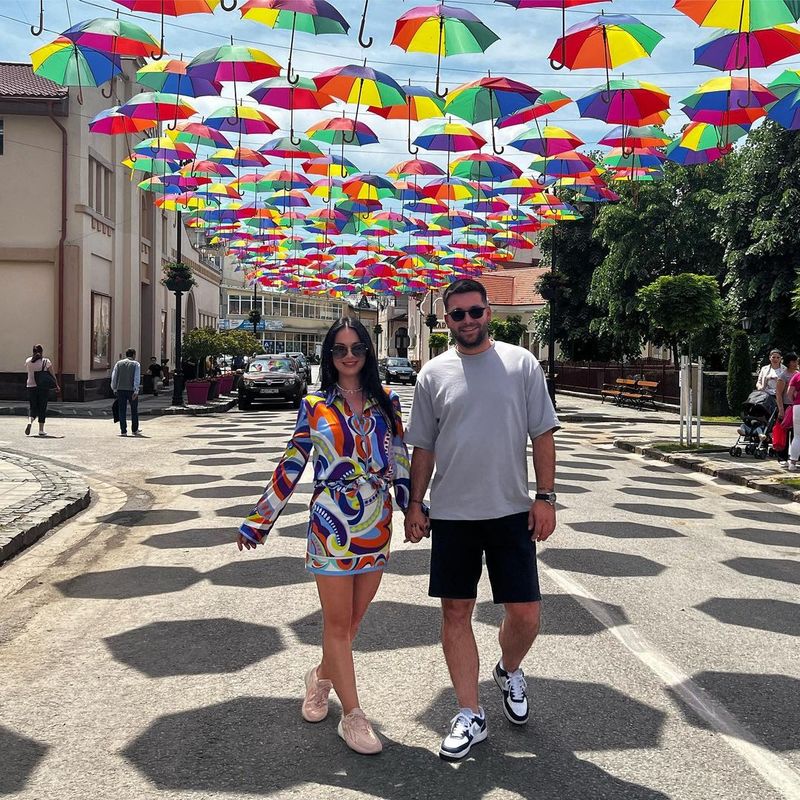 Deea Maxer a fost pusă la zid de fani pentru că și-ar fi neglijat copiii: „Dar voi aveți o problemă mare cu faptul ca eu nu postez copiii?”