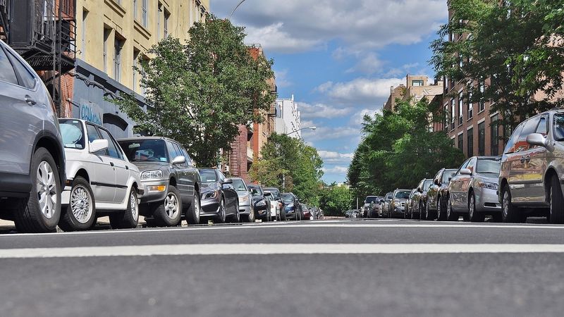 Preț parcare București 2023: Ce amendă primești dacă nu achiți taxa de parcare?