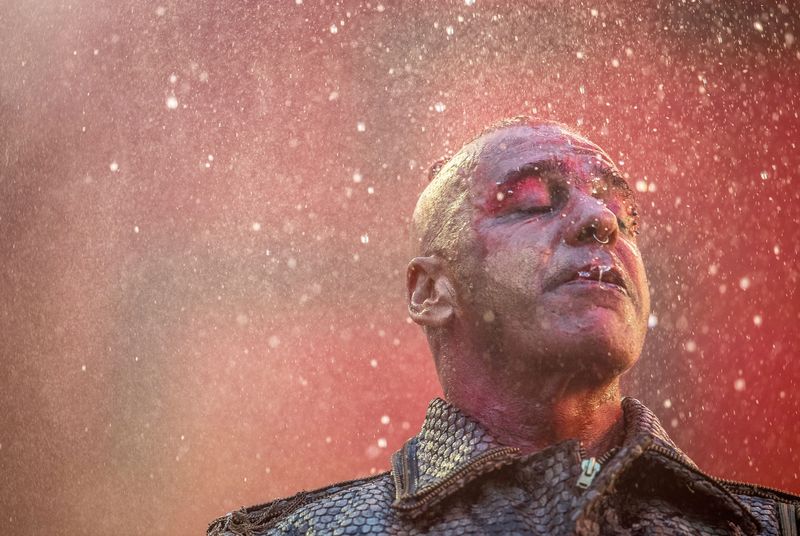 Solistul formatiei Rammstein, raporturi neconsimtite