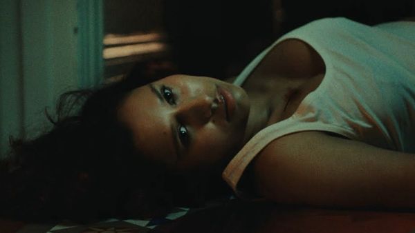 VIDEOCLIP: RAYE ft. Coi Leray - Flip A Switch