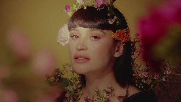 VIDEOCLIP: David Ciente x Irina Rimes - Străin &icirc;n țara lui