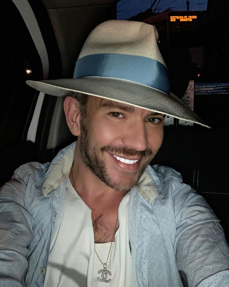 Val de reacții după decesul creatorului de modă Stephan Pelger