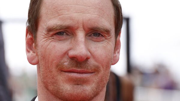 VIDEO! Momentul înfiorător când actorul Michael Fassbender s-a lovit de un parapet pe circuitul de 24 de ore de la Le Mains