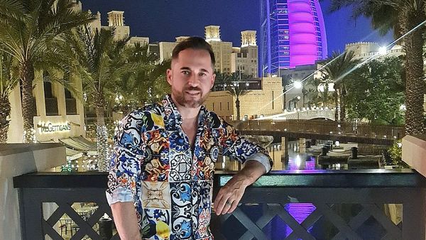 Dinu Maxer a ajuns din nou pe mâinile medicului estetician: „O să mă uit altfel de acum în oglindă”. Ce intervenție și-a făcut artistul?