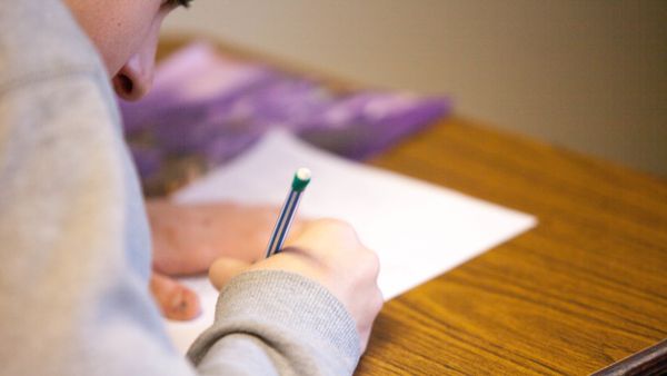 Subiecte Rom&acirc;nă Evaluare Națională 2023: La ce oră se afișează subiectele pentru clasa a 8-a?