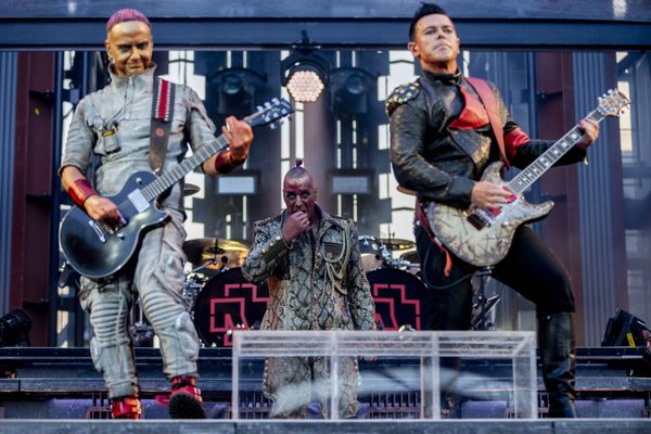Casa de producție Universal Music suspendă promovarea trupei Rammstein