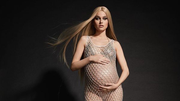 „Mă mândresc cu o experiență frumoasa și relaxată”. Cum arată Theo Rose după ce a născut? Vedeta și-a dus copilul acasă