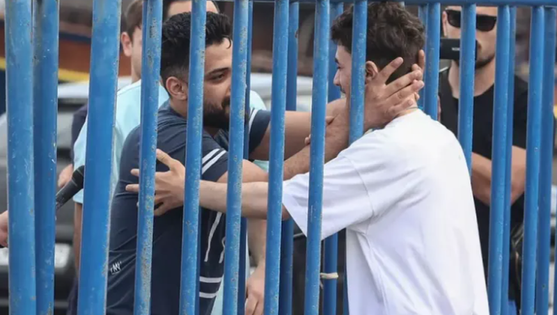 Frați regăsiți în lacrimi!