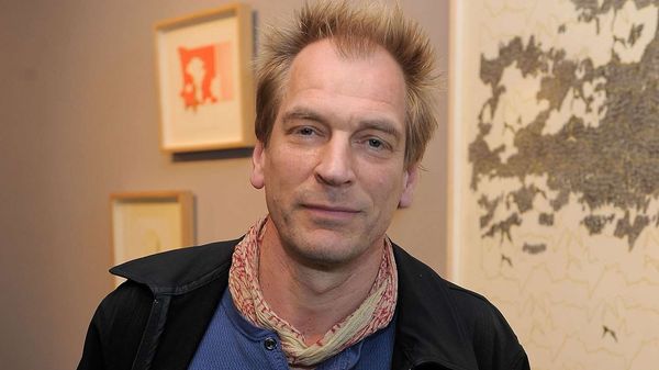 Julian Sands, găsit mort după șase luni de la dispariție. Rămăşiţele umane găsite &icirc;n munţii din California au fost confirmate de autorități