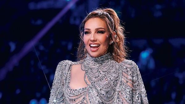 Un videoclip cu Thalia a st&acirc;rnit un val de reacții pe internet: "O ironizează pe Jennifer Lopez" - VIDEO
