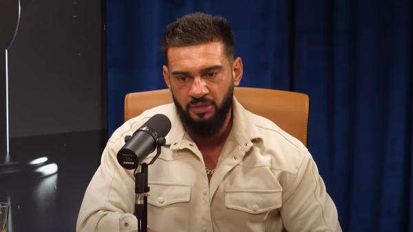 "Noi nu prea înțelegeam de ce plecase”. Dorian Popa a trăit o perioadă mai puțin fericită în perioada adolescenței. Artistul a fost abandonat de tatăl lui